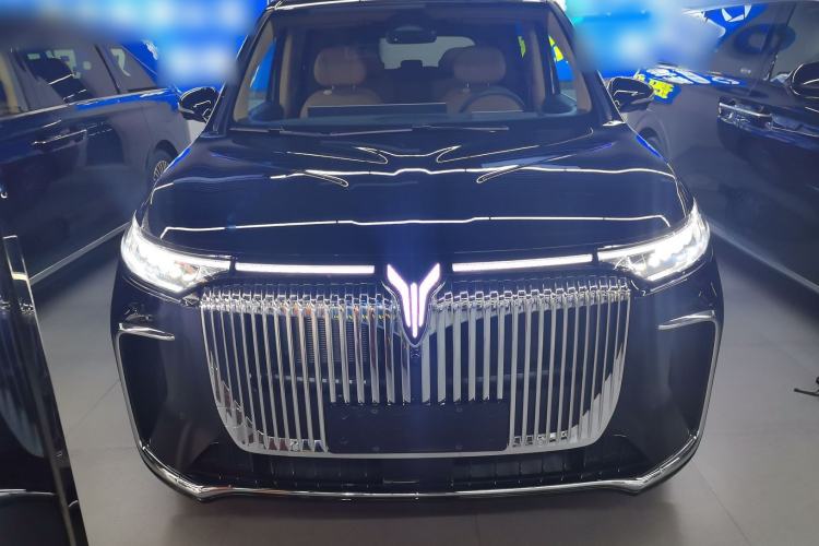 Used VOYAH Dream 2025 PHEV Four-Wheel Drive Prestige Kunpeng Edition
