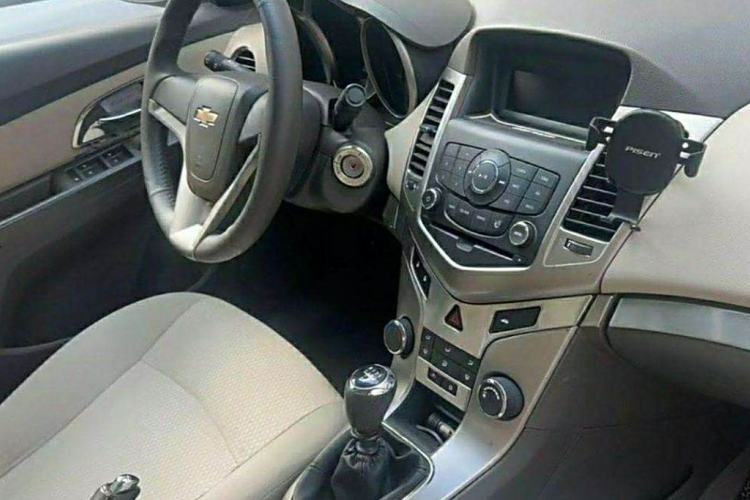 Used Chevrolet Cruze 2015 1.5L Classic SL MT
