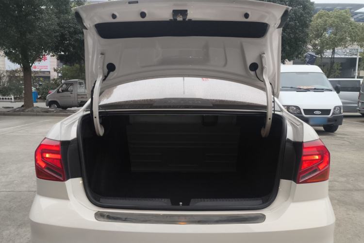 Used Volkswagen Jetta 2017 1.4L Manual Fashion Edition