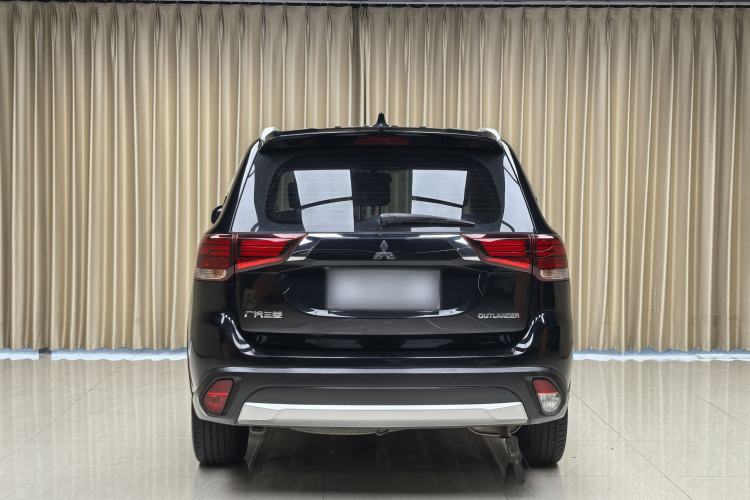 Used Mitsubishi Outlander 2017 2.0L Two-Wheel Drive Glory Edition 5 Seats