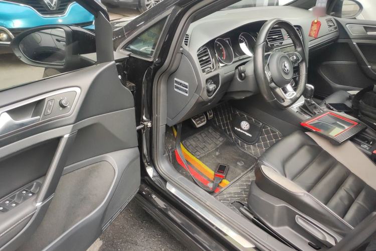 Used Volkswagen Golf 2016 1.4TSI Automatic R-Line
