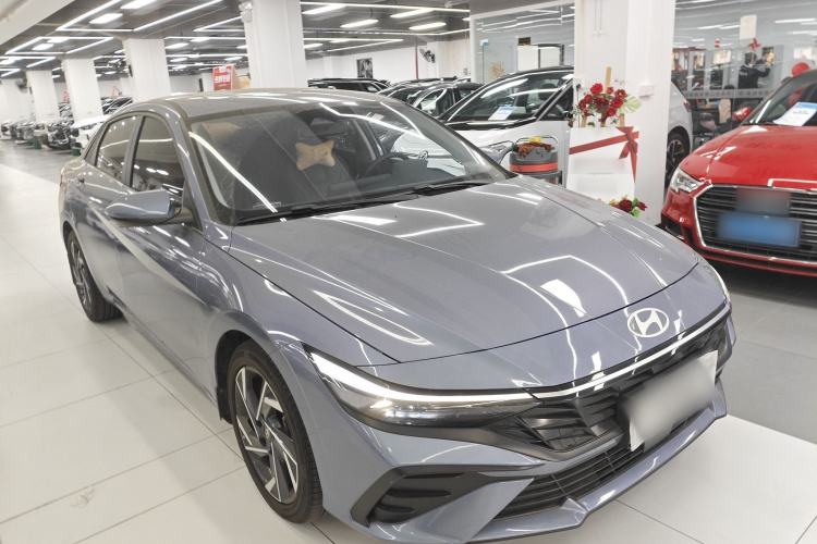 Used Hyundai Elantra 2023 1.5L CVT LUX Prestige Edition
