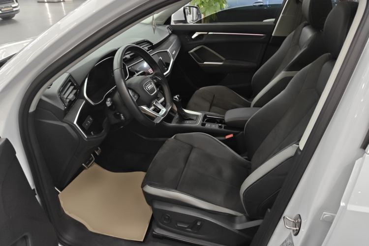 Used Audi Q3 2022 40 TFSI Fashion Dynamic Model
