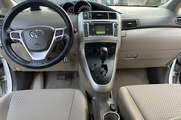 Used Toyota Verso 2014 Starlight 180E CVT Elite Edition
