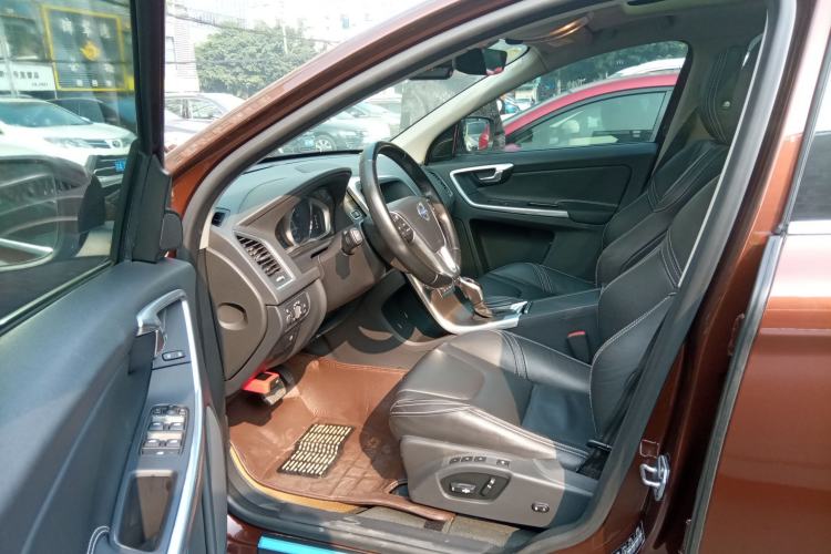 Used Volvo XC60 2015 T5 AWD Zhiyuan Edition
