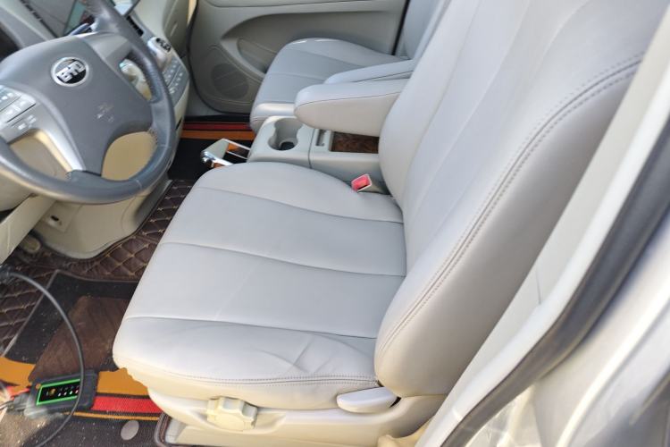 Used BYD M6 2013 2.0L Manual Comfort Version
