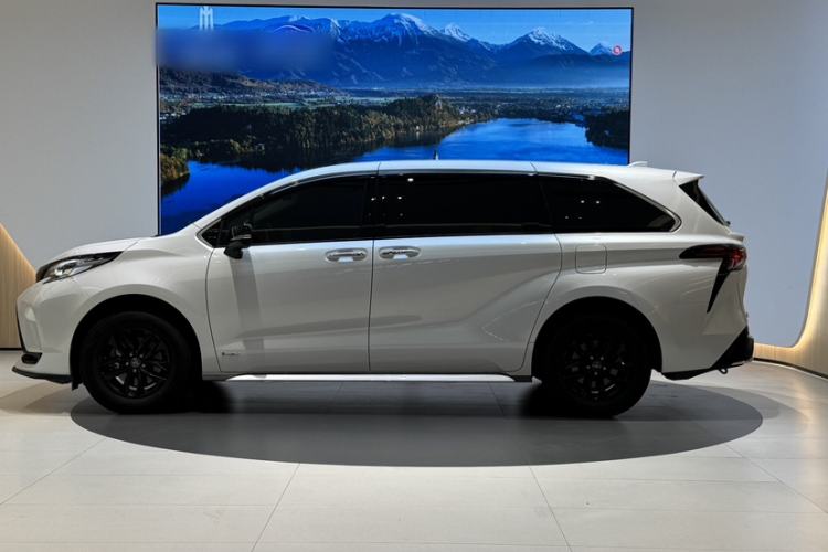 Used Toyota Granvia 2024 2.5L Hybrid Comfort Edition
