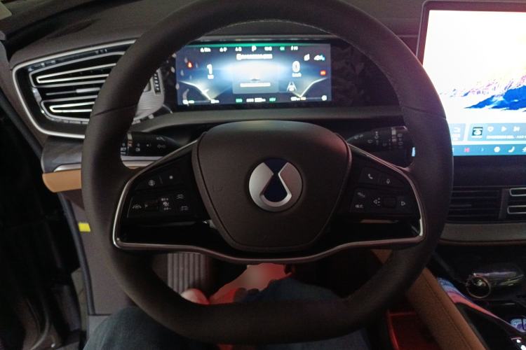 Used Denza D9 2024 DM-i 1050 Luxury Model