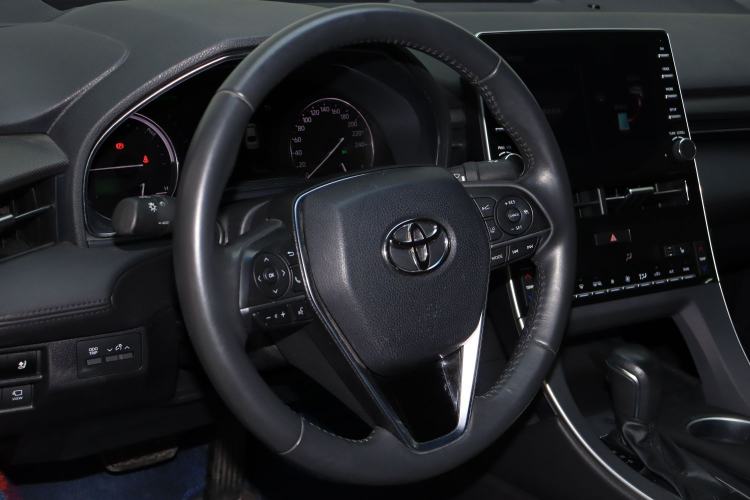 Used Toyota Avalon 2019 Dual-Engine 2.5L XLE Prestige Version China VI Standard
