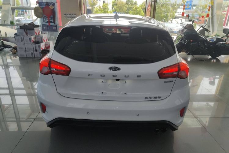 Used Ford Focus 2020 Hatchback EcoBoost 180 Automatic Trend Edition
