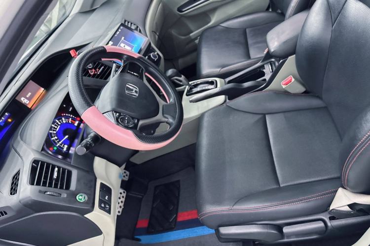 Used Honda Civic 2014 1.8L automatic comfort version
