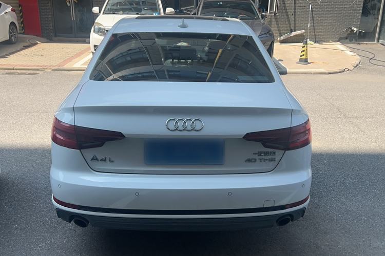 Used Audi A4L 2018 30th Anniversary Edition 40 TFSI Fashion Model
