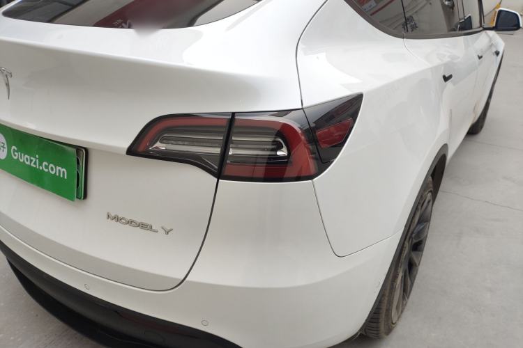 Used Tesla Model Y 2021 Long-Range All-Wheel-Drive Version
