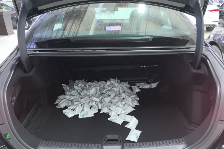 Used Mercedes-Benz E-Class 2025-Year Facelift E 260 L
