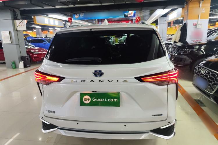 Used Toyota Granvia 2022 2.5L Hybrid Flagship Edition