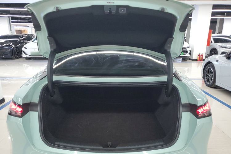 Used  GT 2023 560 Rear-Drive Seven-Wing Edition