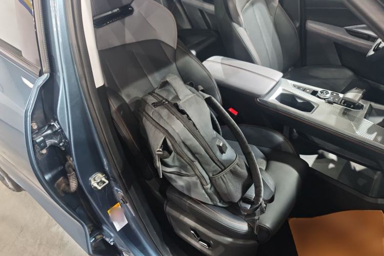 Used Oshan Z6 2023 Blue Whale 1.5T DCT Smart-Led City Edition
