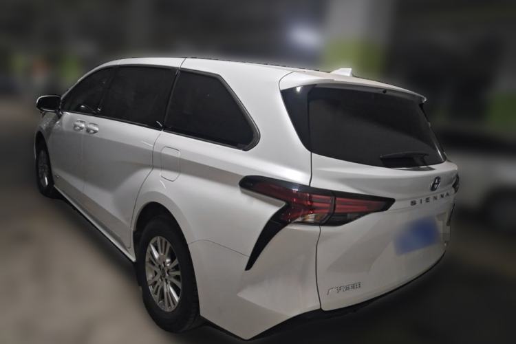 Used Toyota Sienna 2023 2.5L Hybrid Comfort Edition