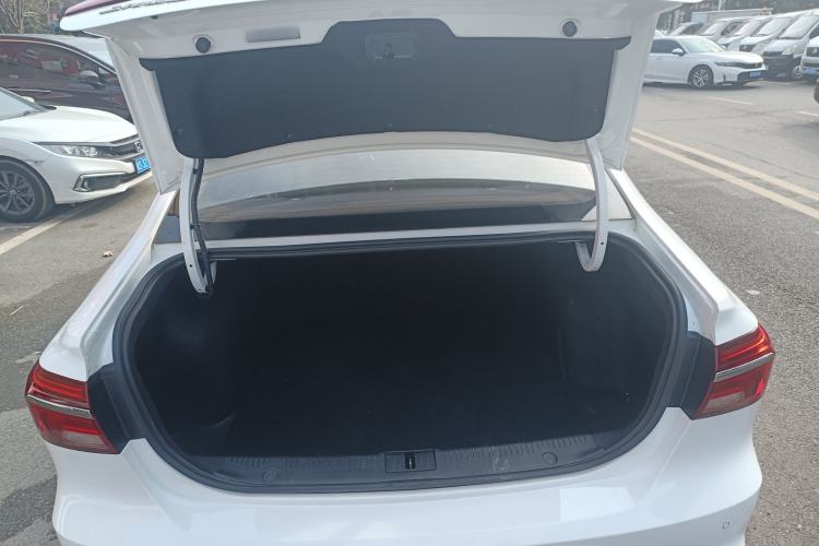 Used Roewe i6 2020 PLUS 1.6L CVT 4G Connected Glory Flagship Edition