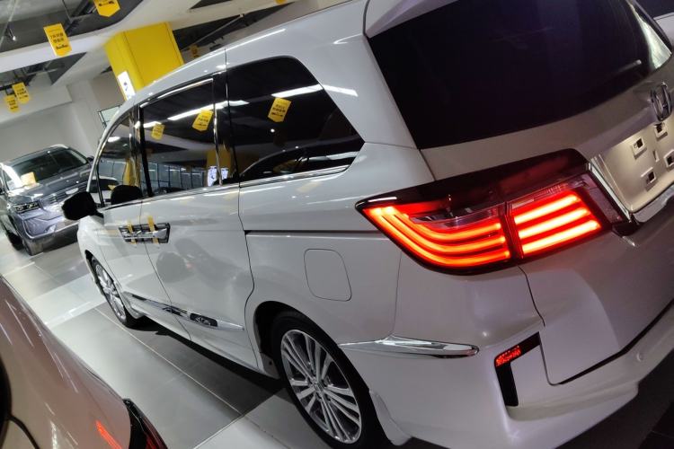 Used Honda Elysion 2016 2.4L Luxury Edition
