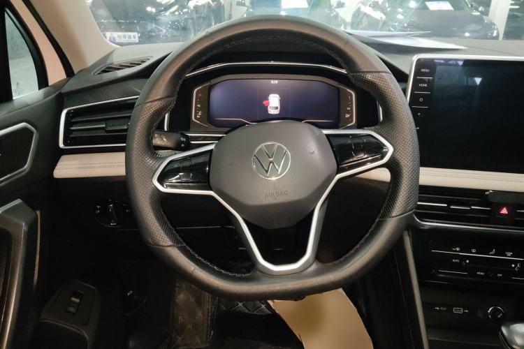 Used Volkswagen Tiguan L 2022 330TSI Automatic Two-Wheel Drive Smart Edition
