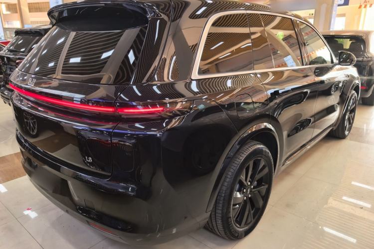 Used Li Auto L8 2023 Air model
