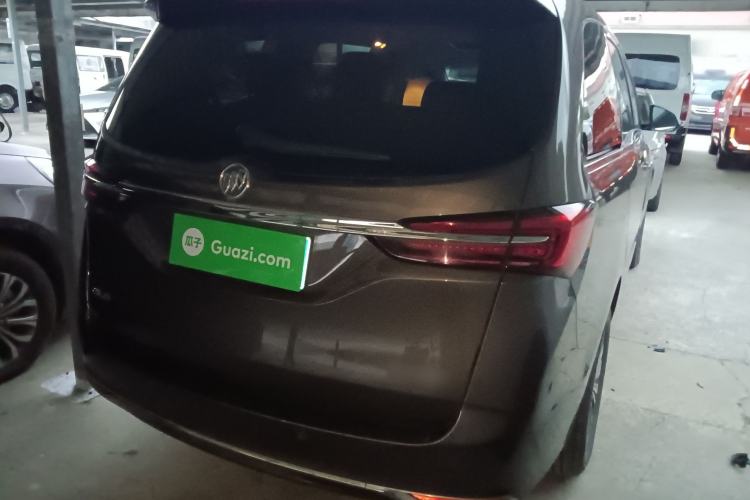 Used Buick GL8 2023 Facelifted Land Cruiser Executive Luxury Version