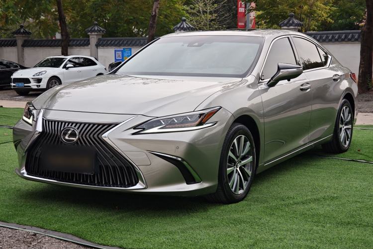 Used Lexus ES 2020 260 Excellence Edition
