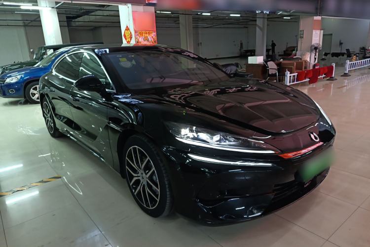 Used Denza Z9 2024 1100 km Four-Wheel Drive Max Version
