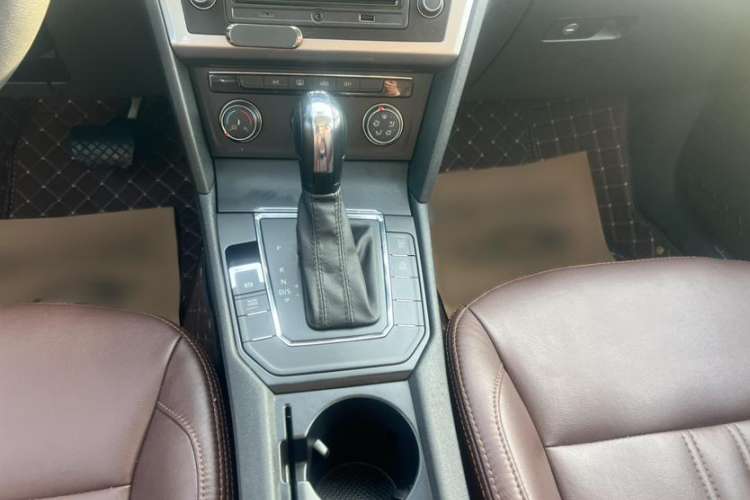 Used Volkswagen Lamando 2017 230TSI DSG Fashion Edition
