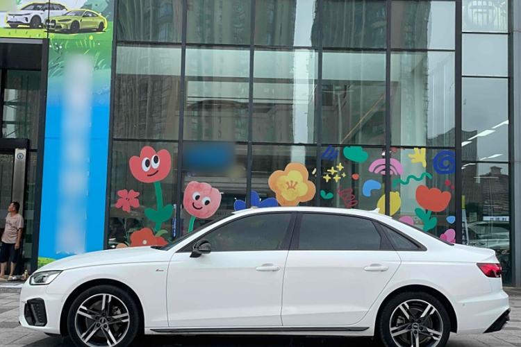 Used Audi A4L 2022 40 TFSI Luxury Dynamic Model
