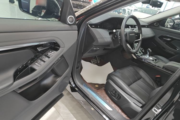 Used Land Rover Range Rover Evoque 2023 Aurora L 249 PS Collins Antique Bronze Special Edition
