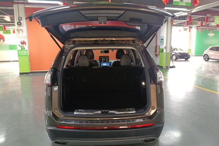 Used Ford Edge 2018 EcoBoost 245 Two-Wheel-Drive Platinum Edition 5 Seats