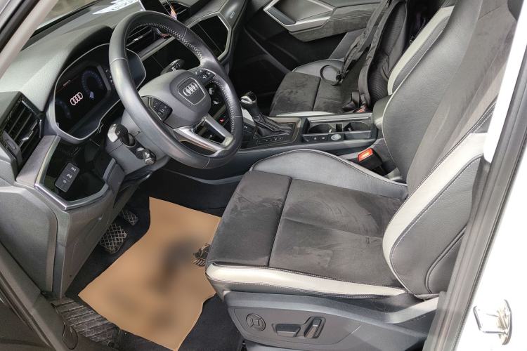 Used Audi Q3 2021 35 TFSI Progressive Dynamic Edition

