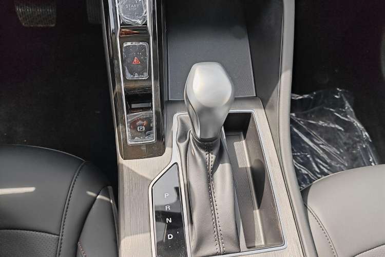 Used Roewe i5 2023 1.5L CVT Luxury Edition
