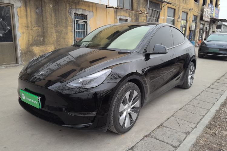 Used Tesla Model Y 2022 Long-Range All-Wheel-Drive Version