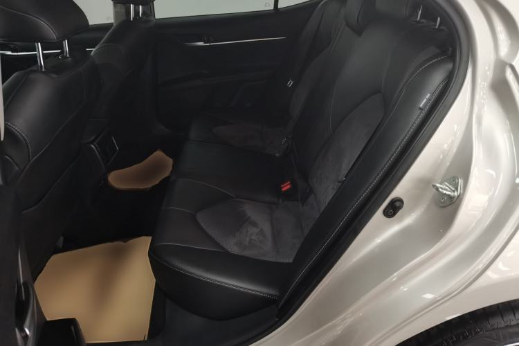 Used Toyota Camry 2021 2.0S FENGSHANG Edition
