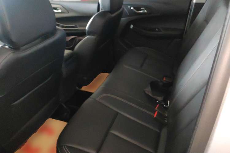 Used JMC Baodian 2022 2.5T Diesel Two-Wheel-Drive Comfort Edition Standard Wheelbase JX4D25A6L
