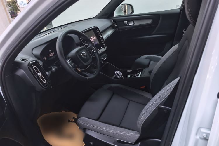 Used Volvo XC40 2025 B3 Smart & Luxurious Edition