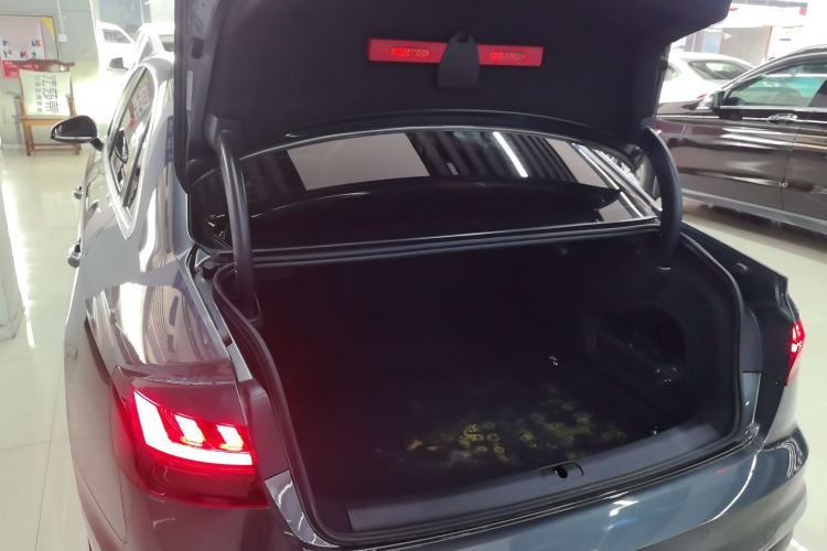 Used Audi A4L 2022 40 TFSI Luxury Dynamic Model