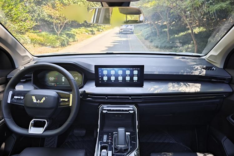 Used Wuling Asta 2022 2.0L DHT Electric-Speed Version
