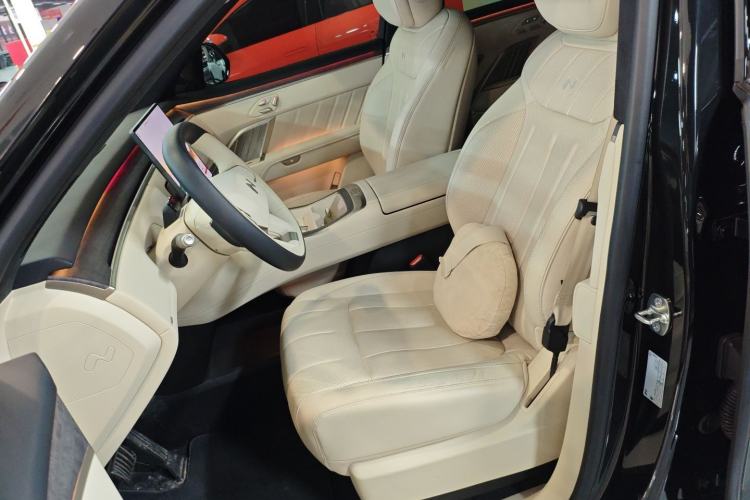 Used ONVO Luxeed L90 2025 Model—Ultra Six-Seater Version
