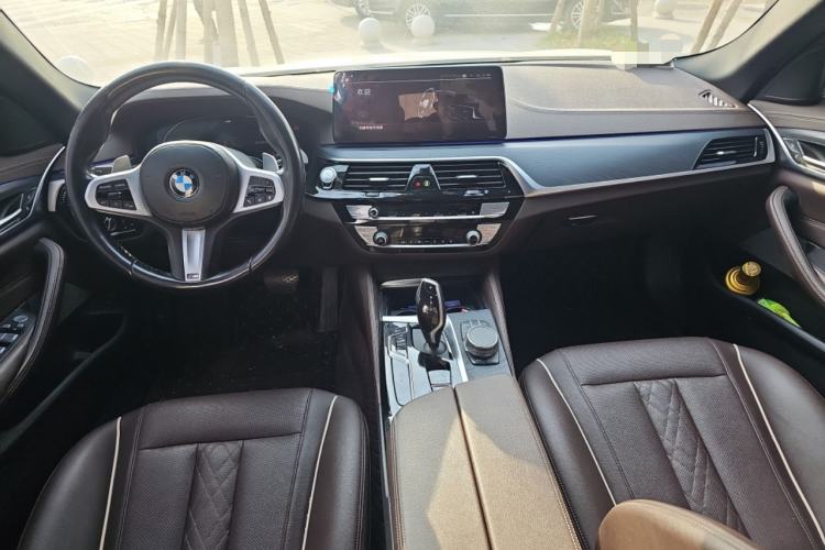 Used BMW 5 Series 2021 Facelifted 530Li Leading Edition M Sport Package
