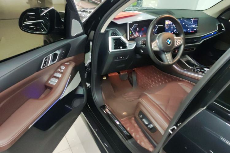 Used BMW X5 2023 xDrive 30Li Luxury M Sport Night Edition Package
