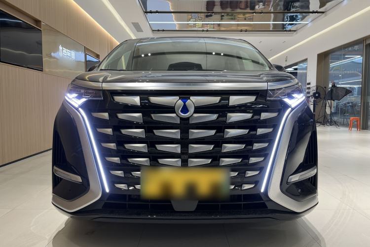 Used Denza D9 2022 DM-i 970 Four-Wheel Drive Flagship Model
