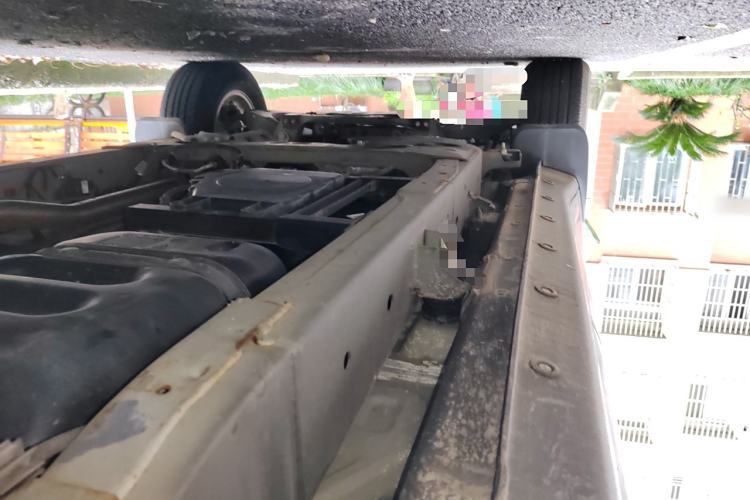 Used SAIC MAXUS T60 2020 2.0T Diesel Manual Two-Wheel Drive High-Ride Pioneer Edition Standard Cab China VI
