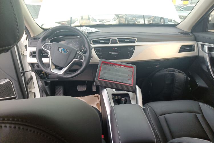 Used Geely Auto Emgrand X7 Sport 2018 1.8TD Automatic Two-Wheel Drive Smart 4G Connected Version
