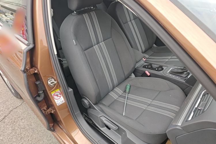 Used Volkswagen Lamando 2015 230TSI DSG Fashion Edition
