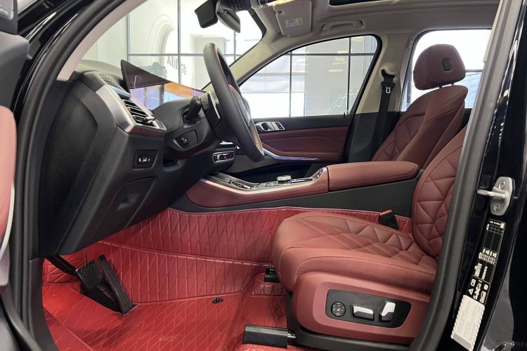 Used BMW X5 2023 xDrive 30Li Luxury M Sport Night Edition Package
