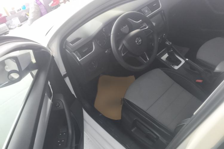 Used Skoda Octavia 2017 1.6L Automatic Chuanxing Edition
